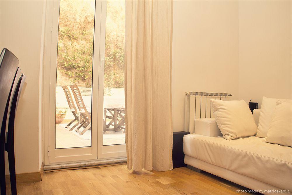 White House Guest house 2*